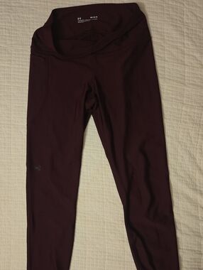 Underarmer Maroon High-Waist , Half Calf Athletic Leggings